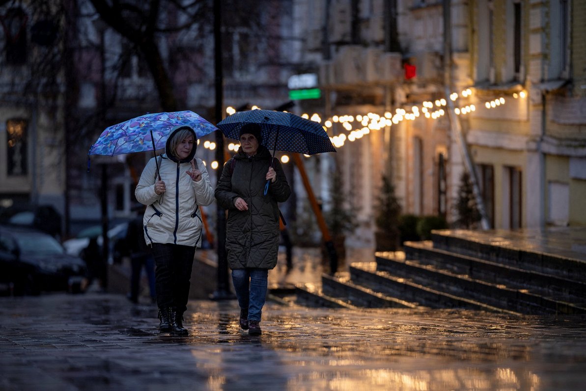 Прогулка под дождем. Украина, Киев, 20.03.2024.