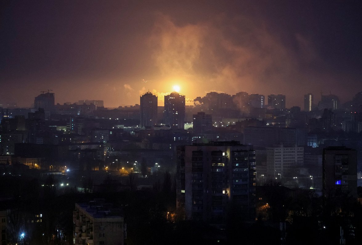 Взрыв вражеской ракеты над городом. Украина, Киев, 21.03.2024.