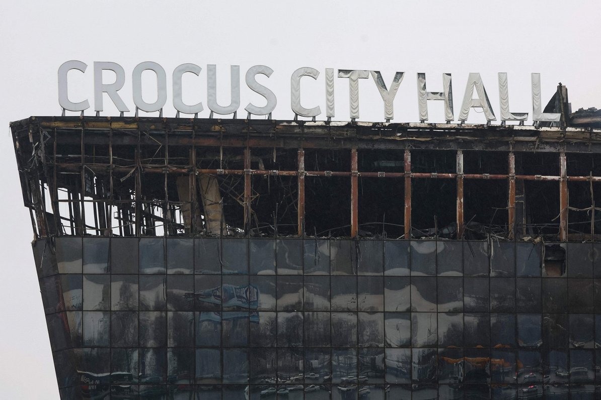 Сгоревшее здания «Крокус Сити Холла», где накануне произошел теракт. Утро 23.03.2024