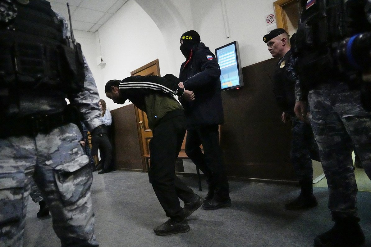 Tiesas sēde Maskavā, kurā tiesā &quot;Crocus City Hall&quot; teroristus.
