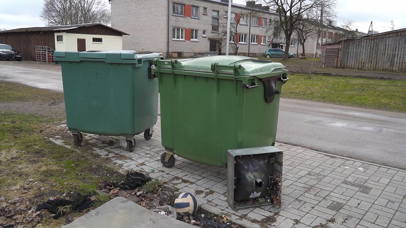 Atkritumu laukums Jelgavā
