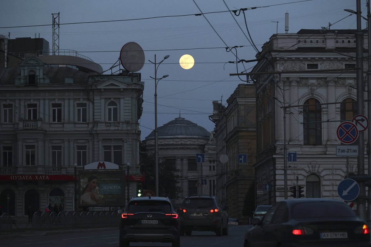 Ukrainas pilsētā Harkivā ierobežo elektrības padevi
