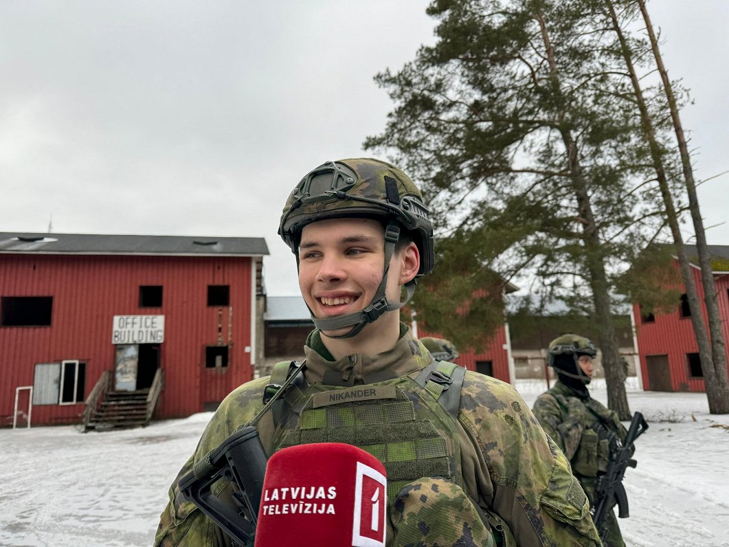 19 gadus vecais Nikanders dienē Somijas obligātajā dienestā