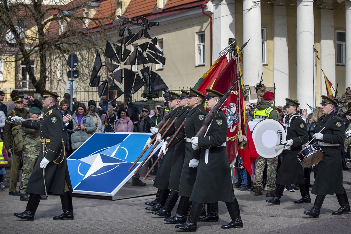 Lietuvā atzimē NATO dalības divdesmitgadi