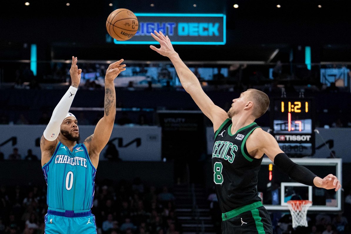 Porziņģim NBA 20 punkti «Celtics» uzvarā pār Bertāna pārstāvēto «Hornets»