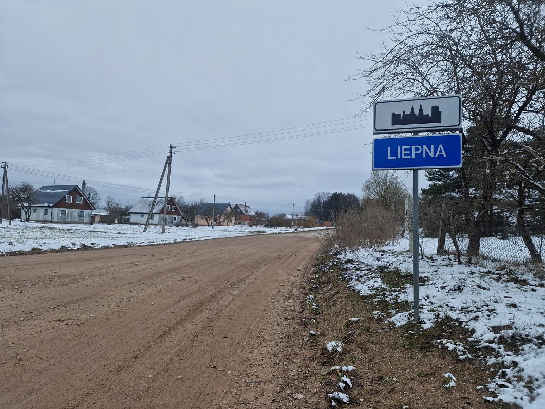 «Problēmu nav nekādu». Patvēruma meklētāji Liepnā ar vietējiem sadzīvo labi