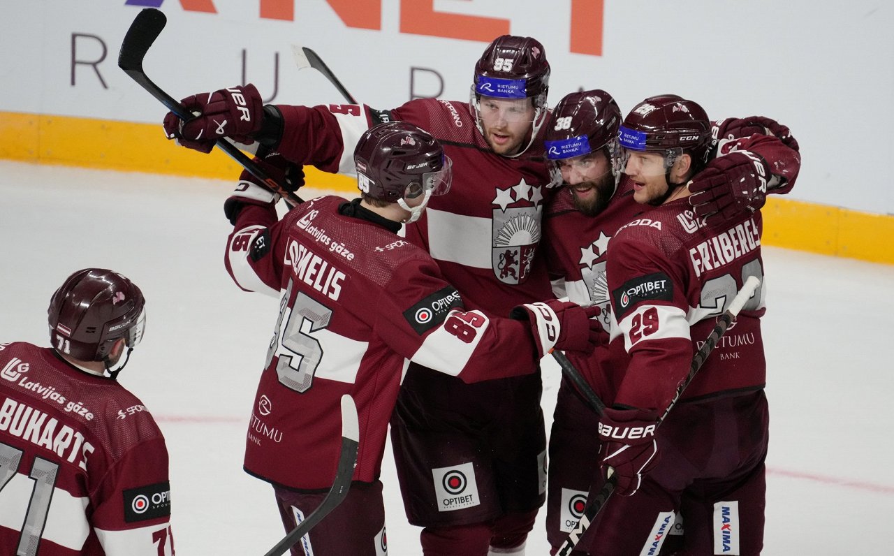 Latvijas hokejisti izlases pārbaudes spēlē pret Somiju