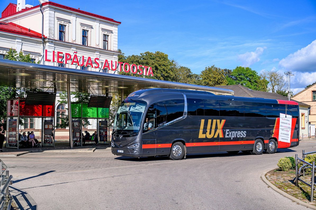 &quot;Lux Express&quot; autobuss Liepājā