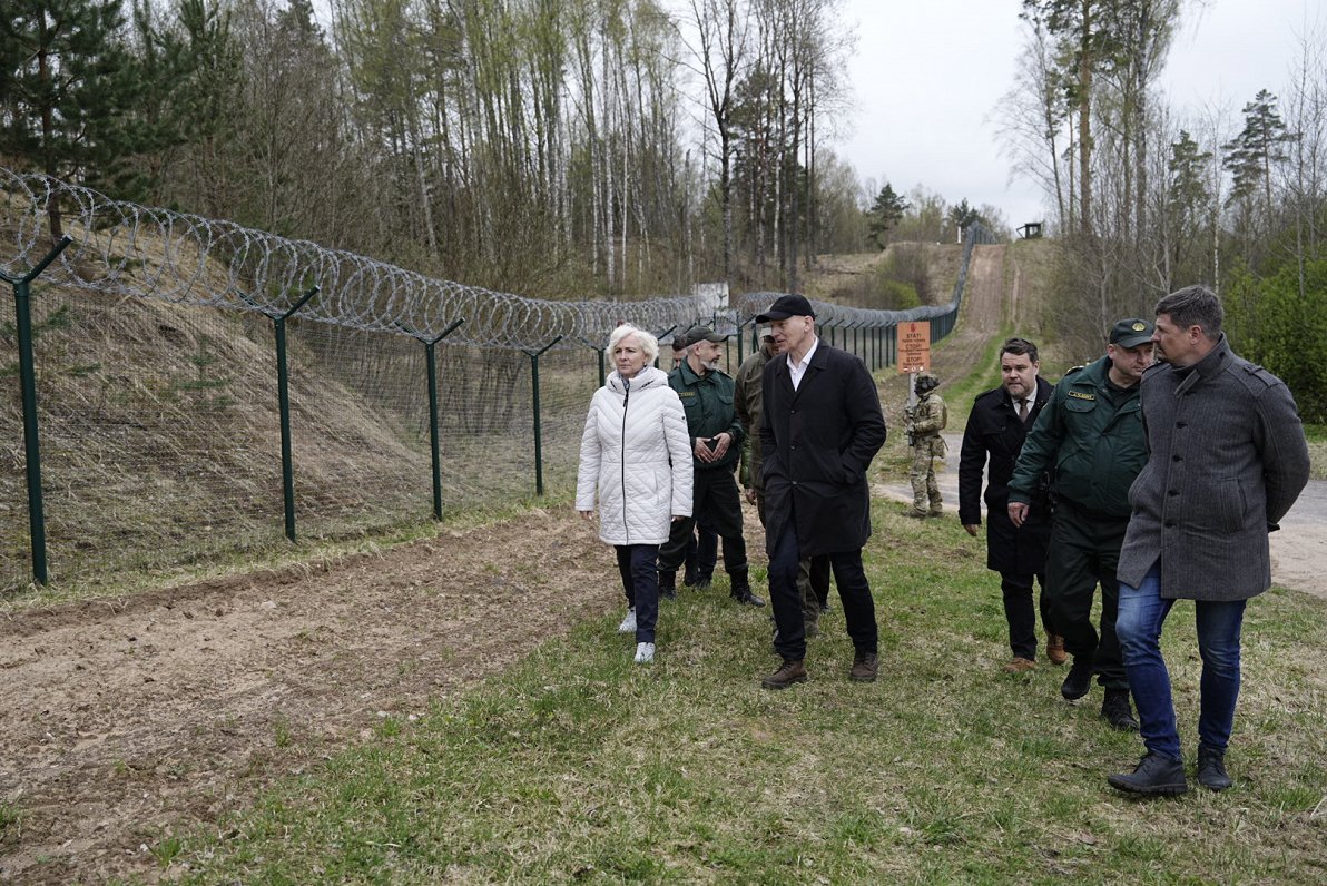 Saeimas spīkere apmeklē Latvijas-Krievijas robežu