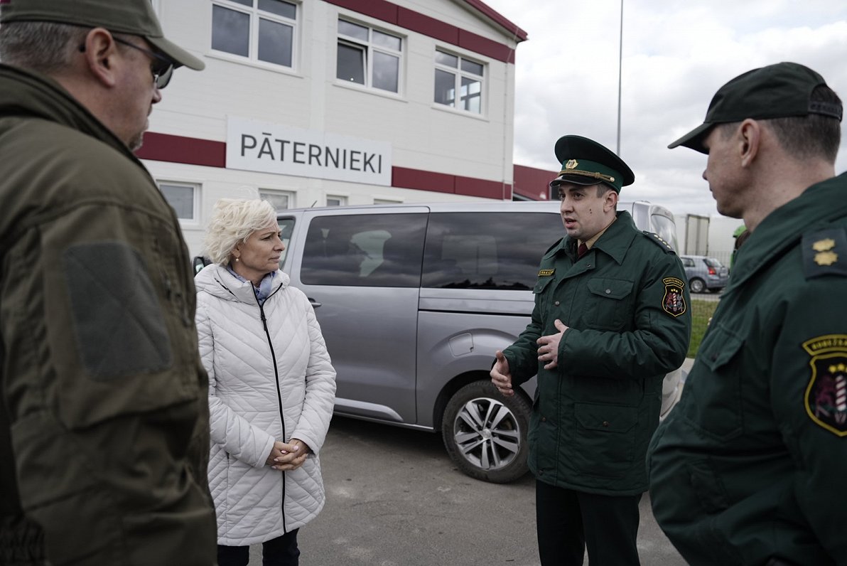 Saeimas spīkere apmeklē Latvijas-Krievijas robežu