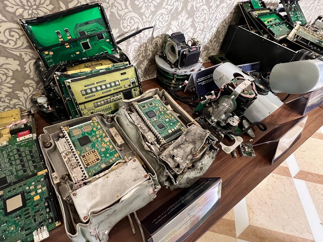 Mikroshēmas, ko Ukrainas aizstāvji atraduši notriektajos Krievijas ieročos