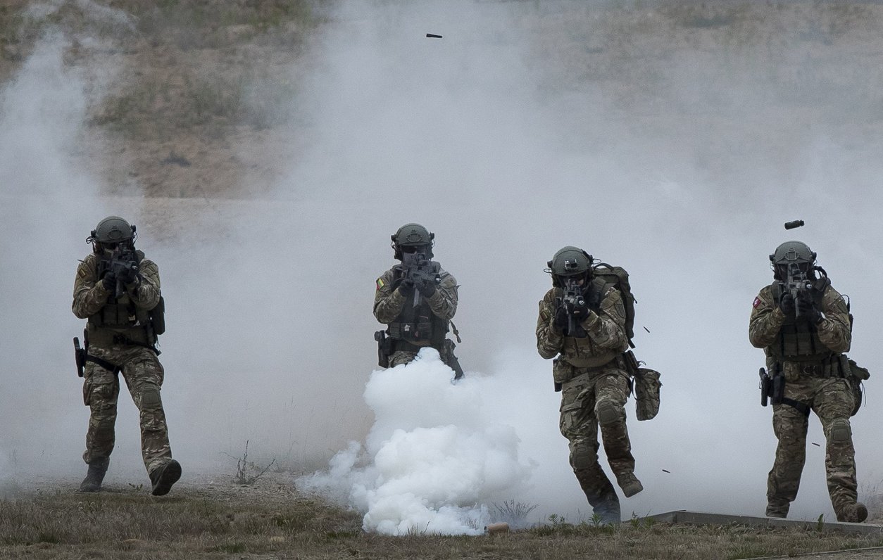 Ilustratīvs attēls: NATO karavīri piedalās 2018. gada militārajās mācībās &quot;Saber Strike&quot; L...