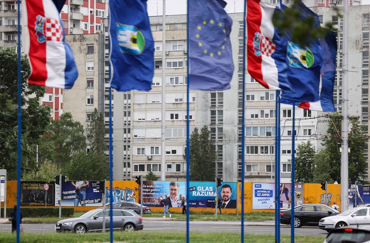 Eiropas Savienības un Horvātijas karogi Zagrebā