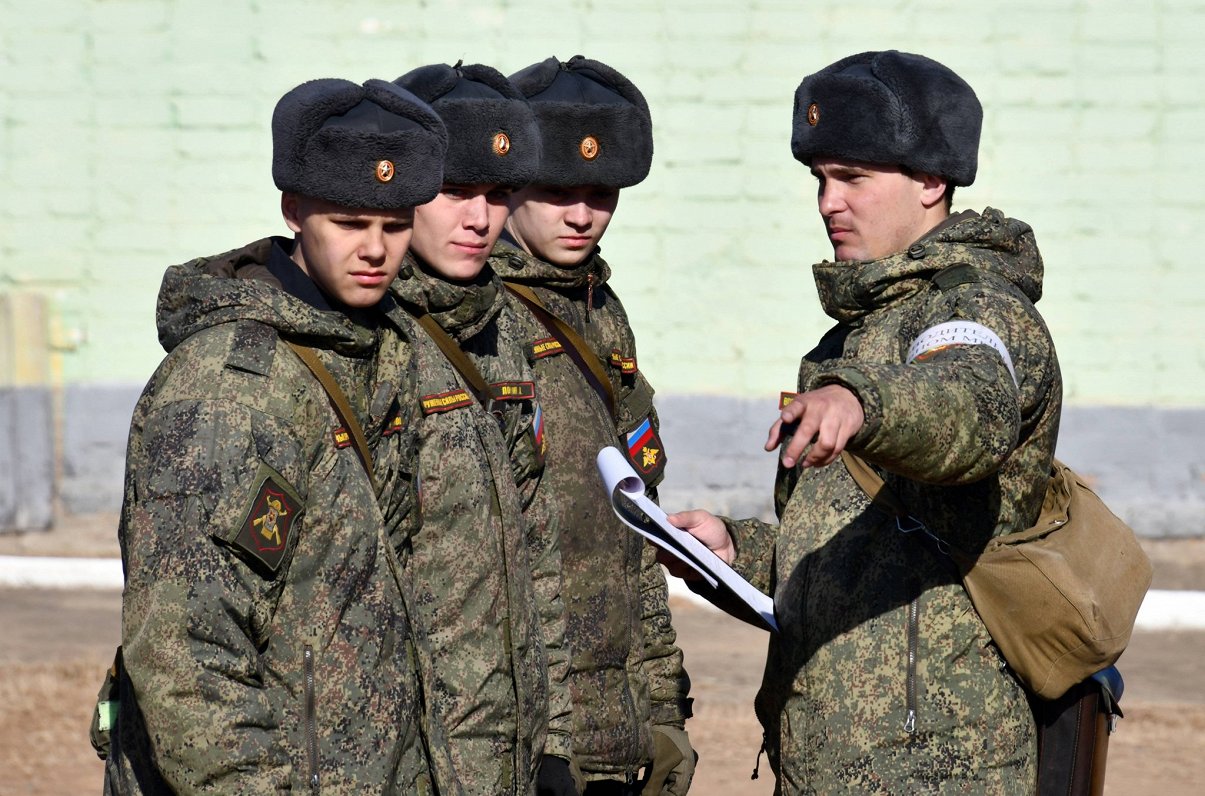 Ilustratīvs attēls: Krievijas karavīri militārajās mācībās