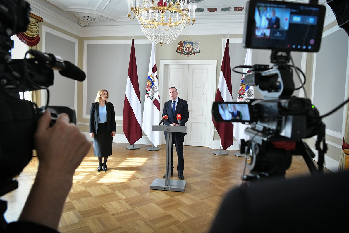 Valsts prezidents un premjerministrs atbalsta Baebu Bragi vakantajam ārlietu ministra amatam / Raksts