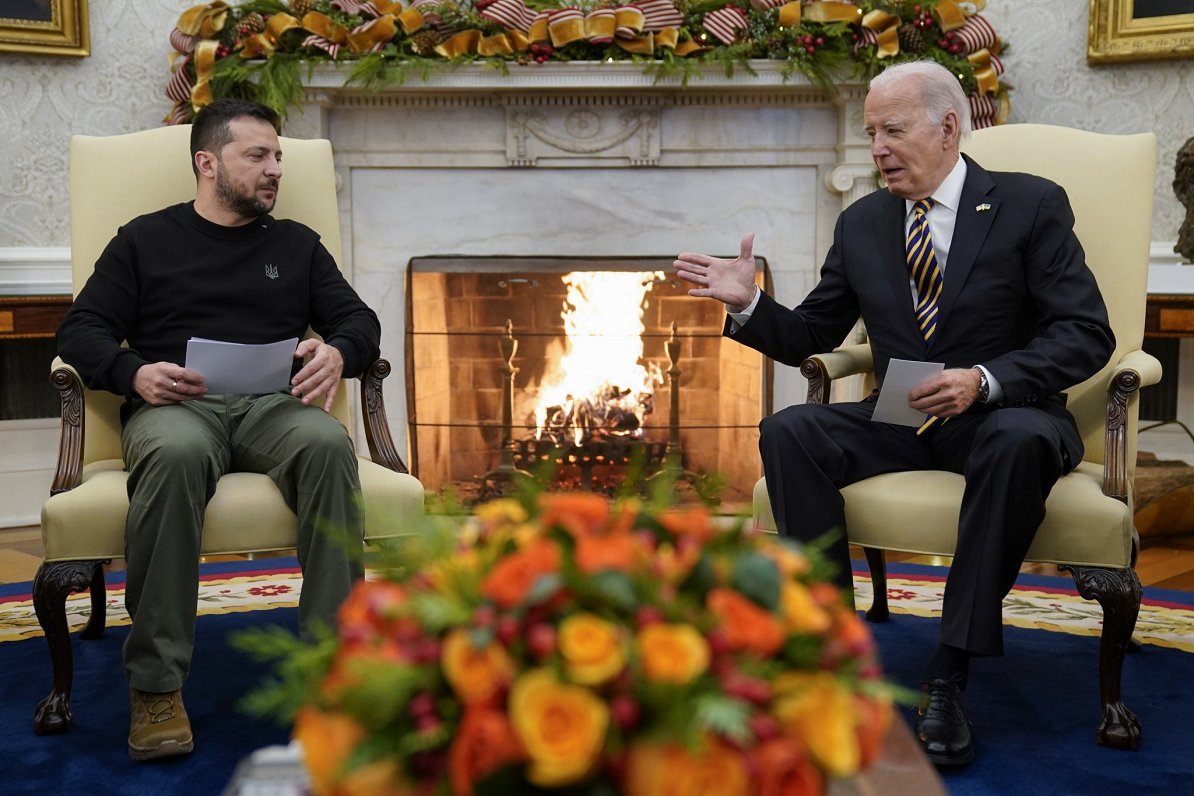 Ukrainas prezidents Volodimirs Zelenskis un ASV prezidents Džo Baidens, tikšanās laikā Vašingtonā, 2...