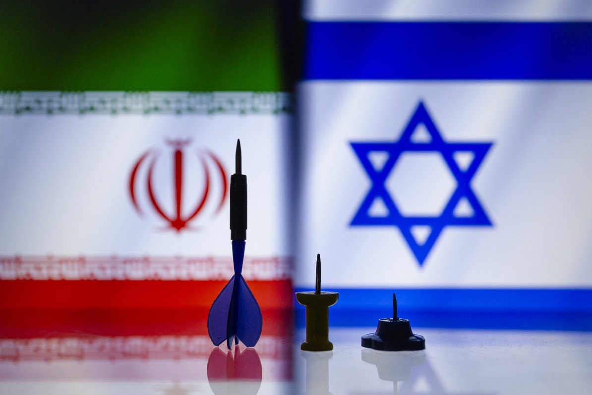 Irānas un Izraēlas karogi