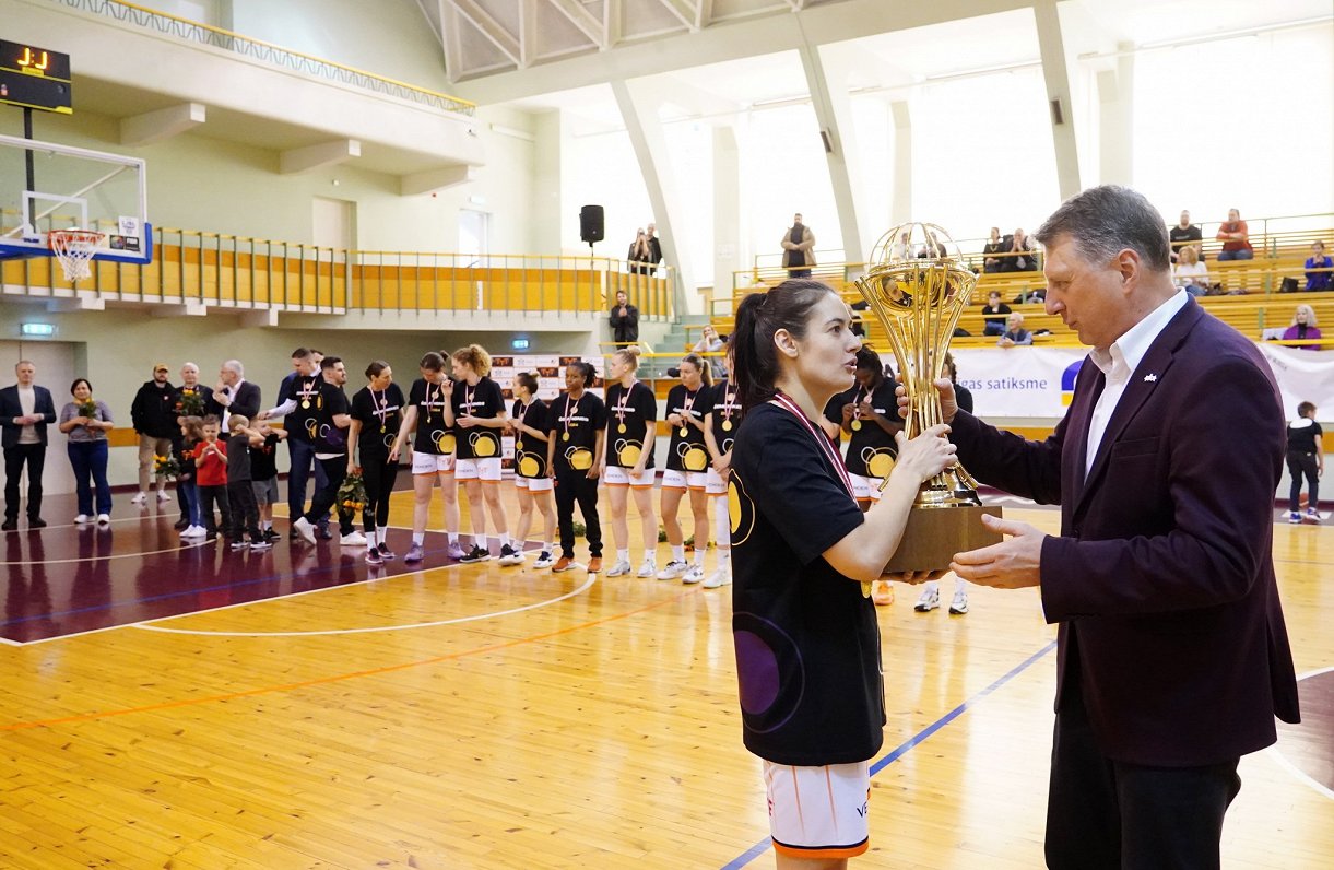 &quot;TTT Rīga&quot; izcīna Latvijas sieviešu basketbola čempioņu titulu