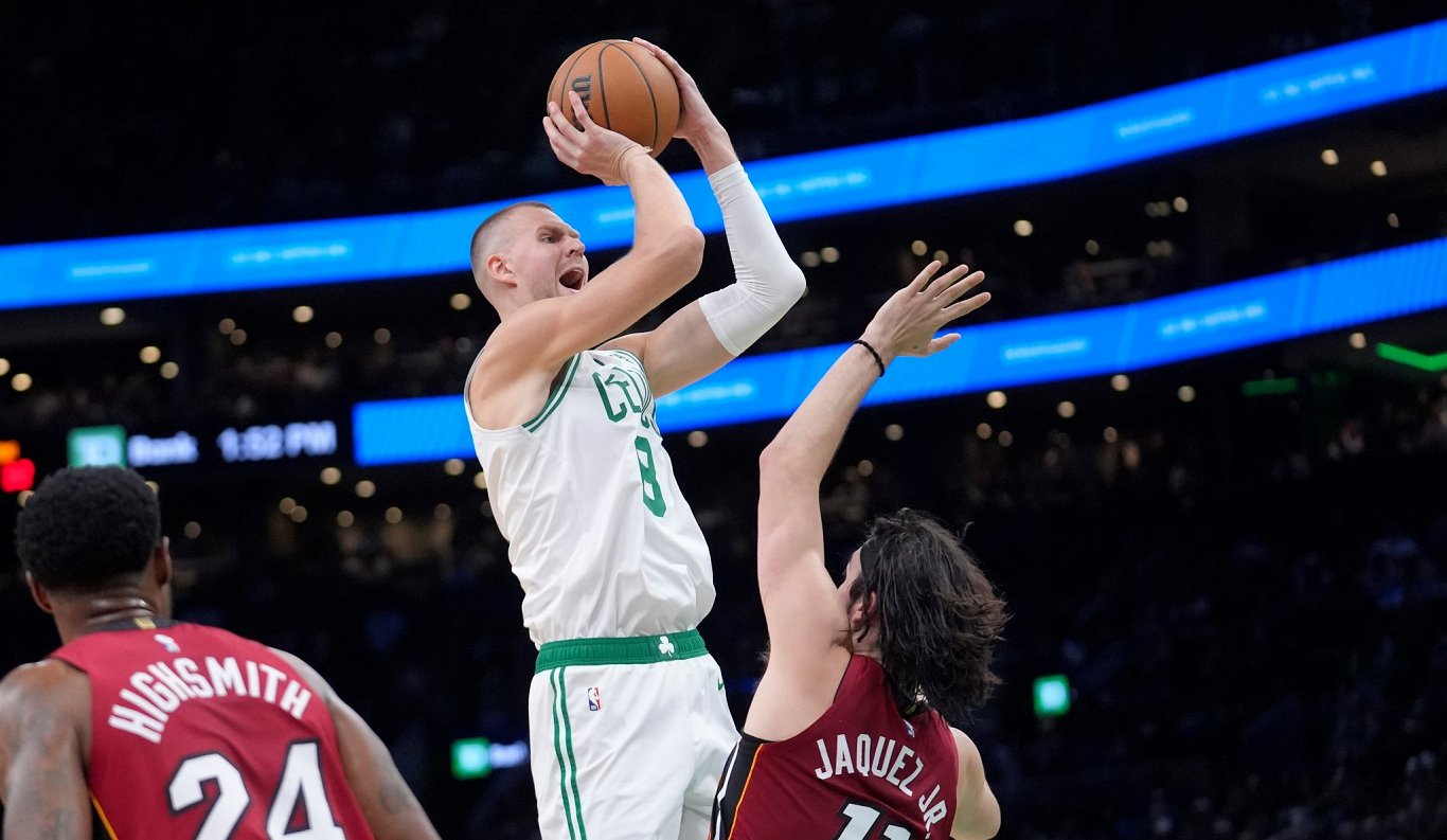 Kristaps Porziņģis Bostonas &quot;Celtics&quot; spēlē pret Maiami &quot;Heat&quot;
