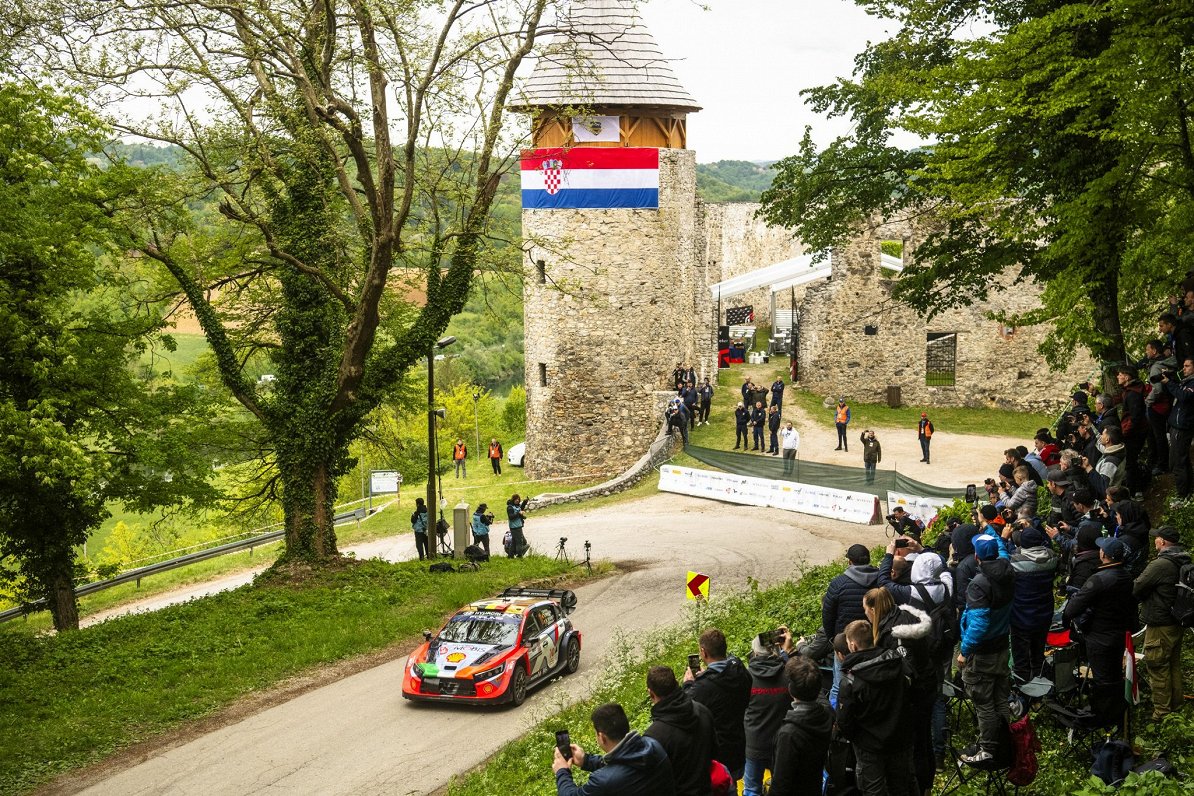 Tjerī Nevila ekipāža 2024. gada Horvātijas WRC posmā.