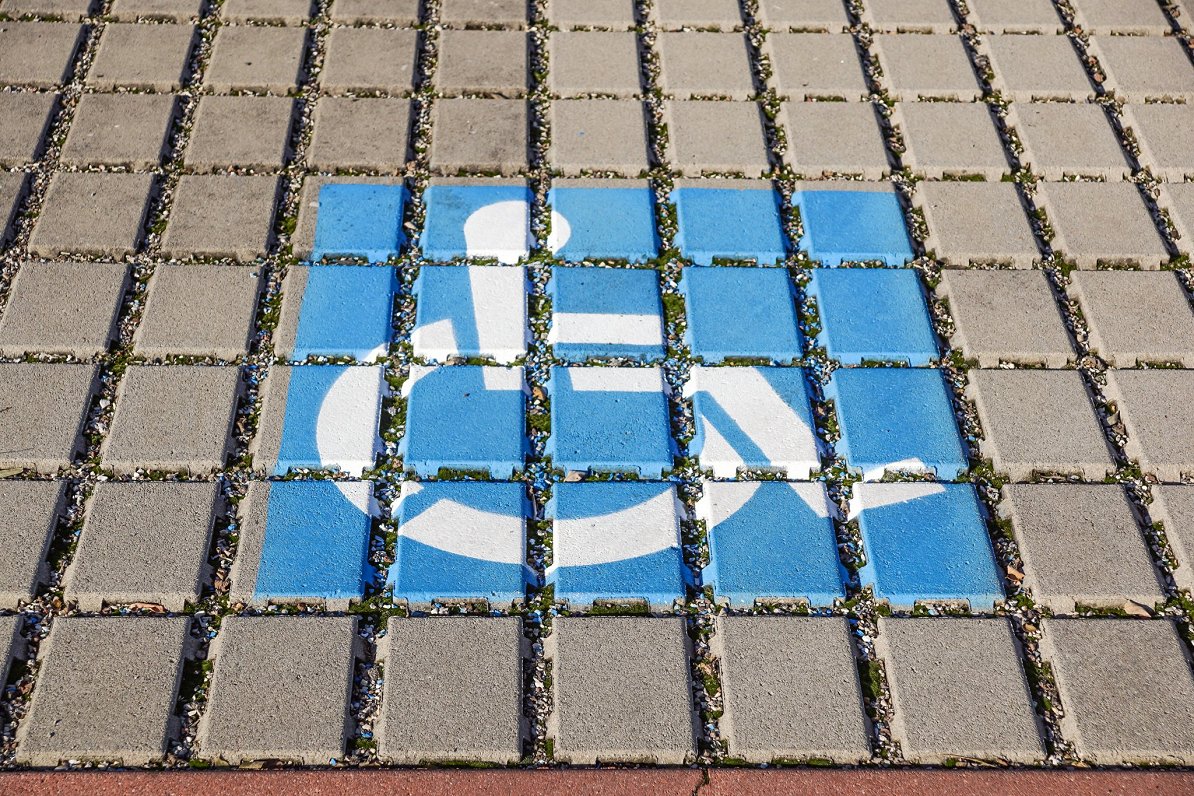 Autostāvvietas zīme personām ar invaliditāti