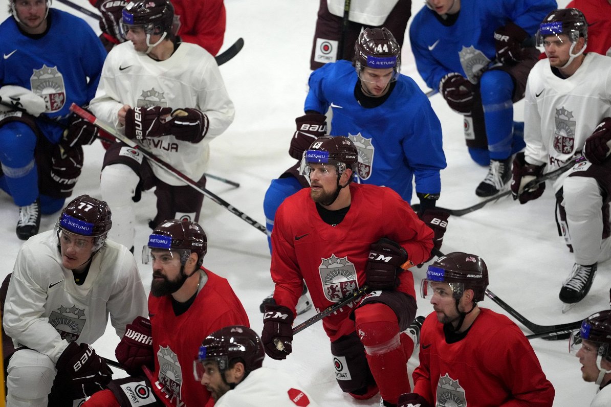 Latvijas hokeja izlase uz pārbaudes spēlēm Šveicē dodas spēcīgā sastāvā