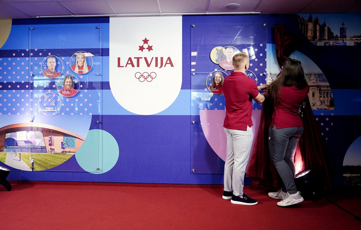 Rīgā atklāj Parīzes Olimpisko sportistu sienu