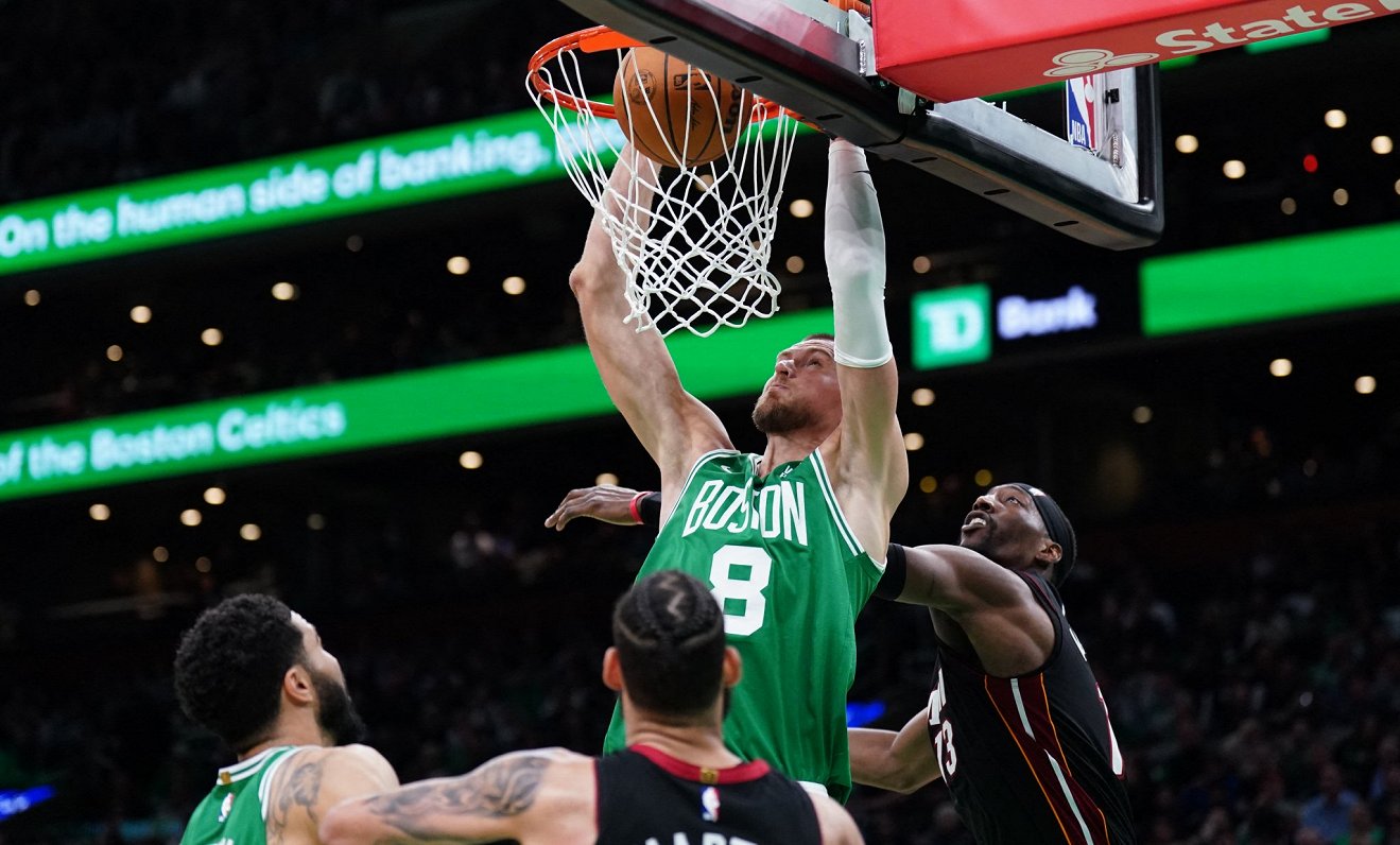 Porziņģis gūst sešus punktus «Celtics» zaudējumā Austrumu konferences spēlē