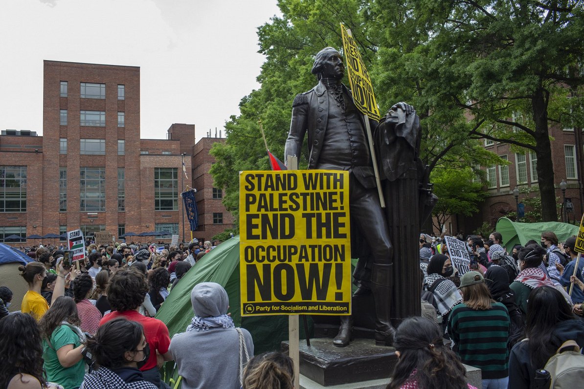 Džordža Vašingtona Universitātes studenti protestē pret karadarbību Gazas joslā