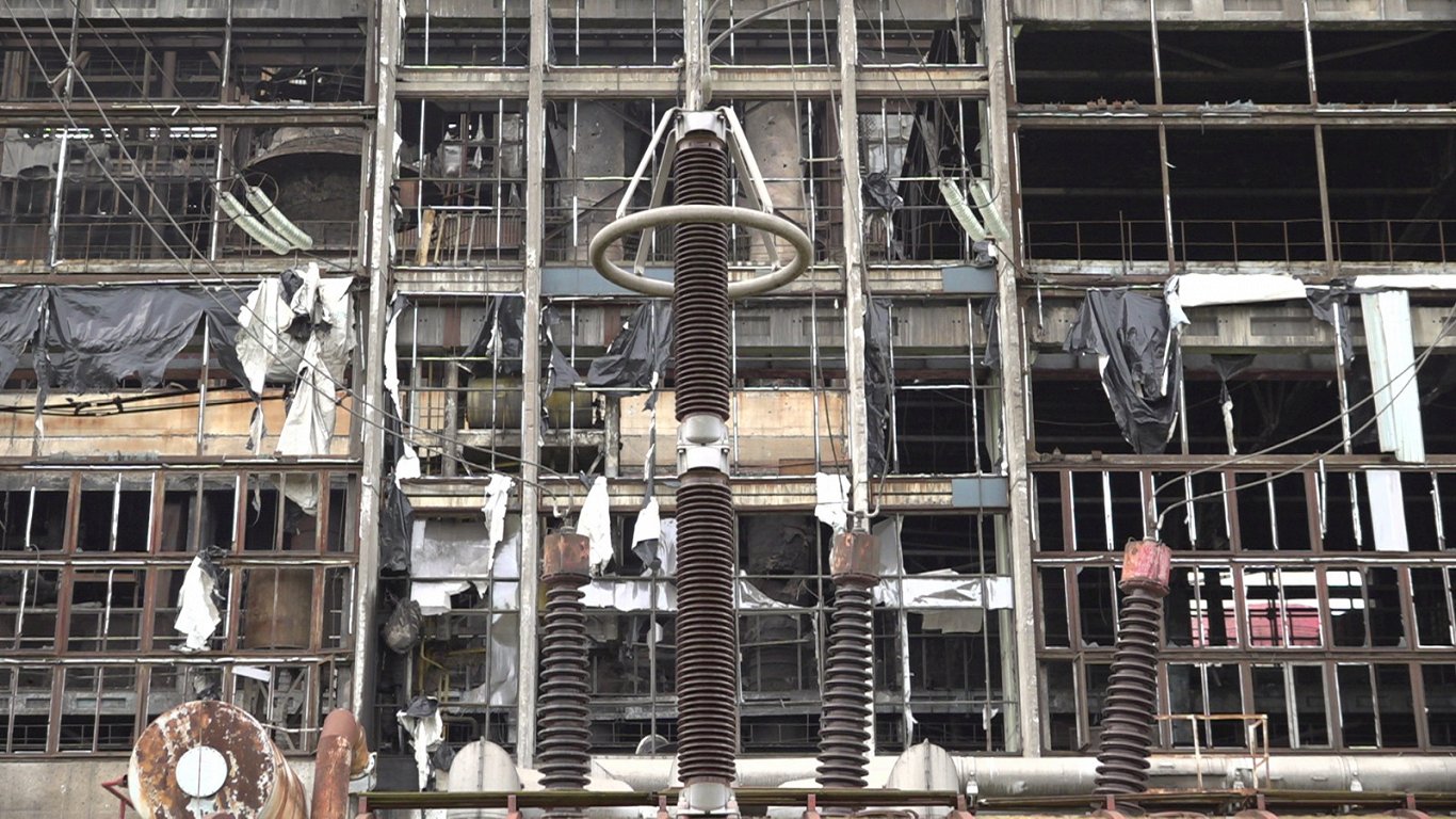 Krievijas triecienā Ukrainā izpostīta elektrostacija. Notikuma vieta netiek atklāta