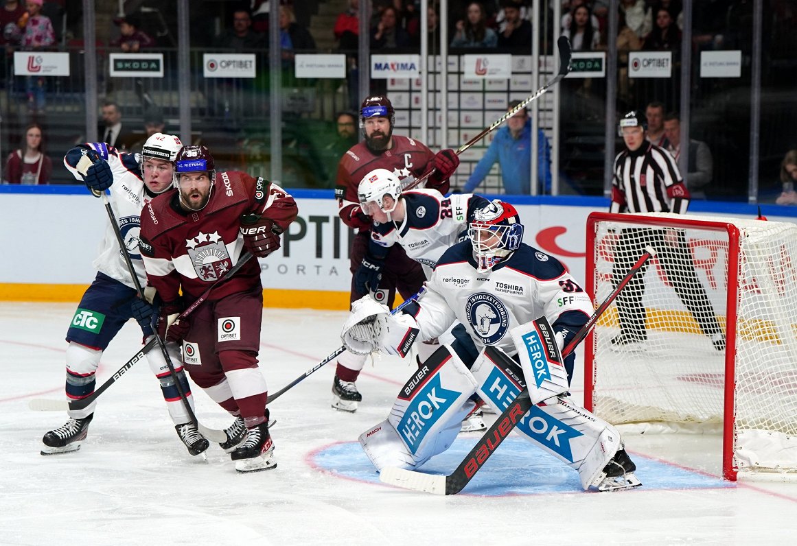 Latvijas hokejisti spilgti revanšējas norvēģiem, uzvar ceļamaizei uz pasaules čempionātu
