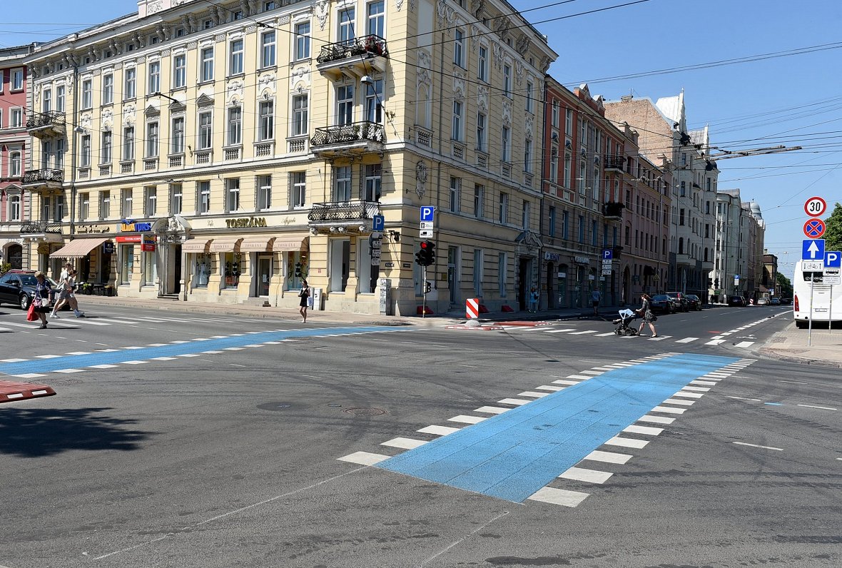 Brīvības un Bruņinieku ielu krustojums Rīgā.