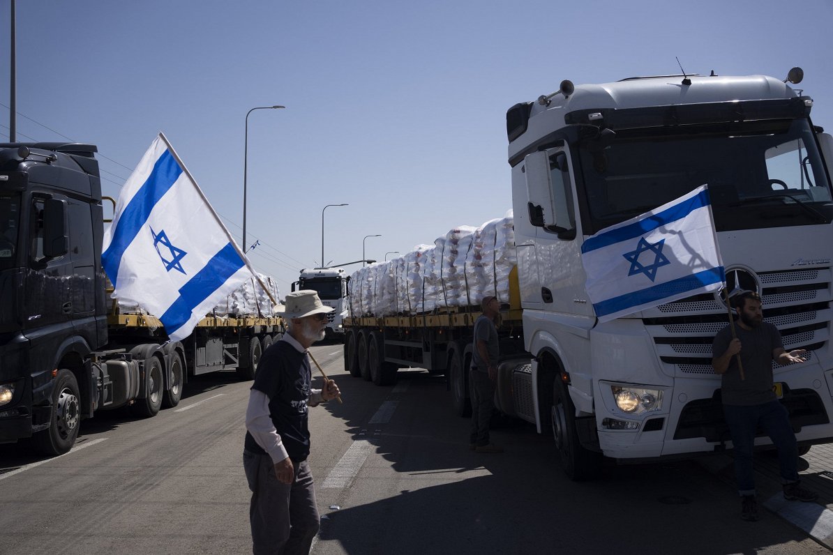Izraēlas protestētāji bloķē palīdzības konvojus Kerem Šalomas robežpunktā