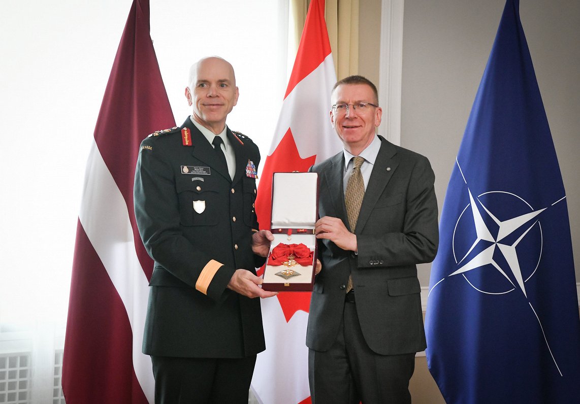 Valsts prezidenta Edgara Rinkēviča tikšanās ar Kanādas bruņoto spēku komandieri ģenerāli Veinu Eiru...