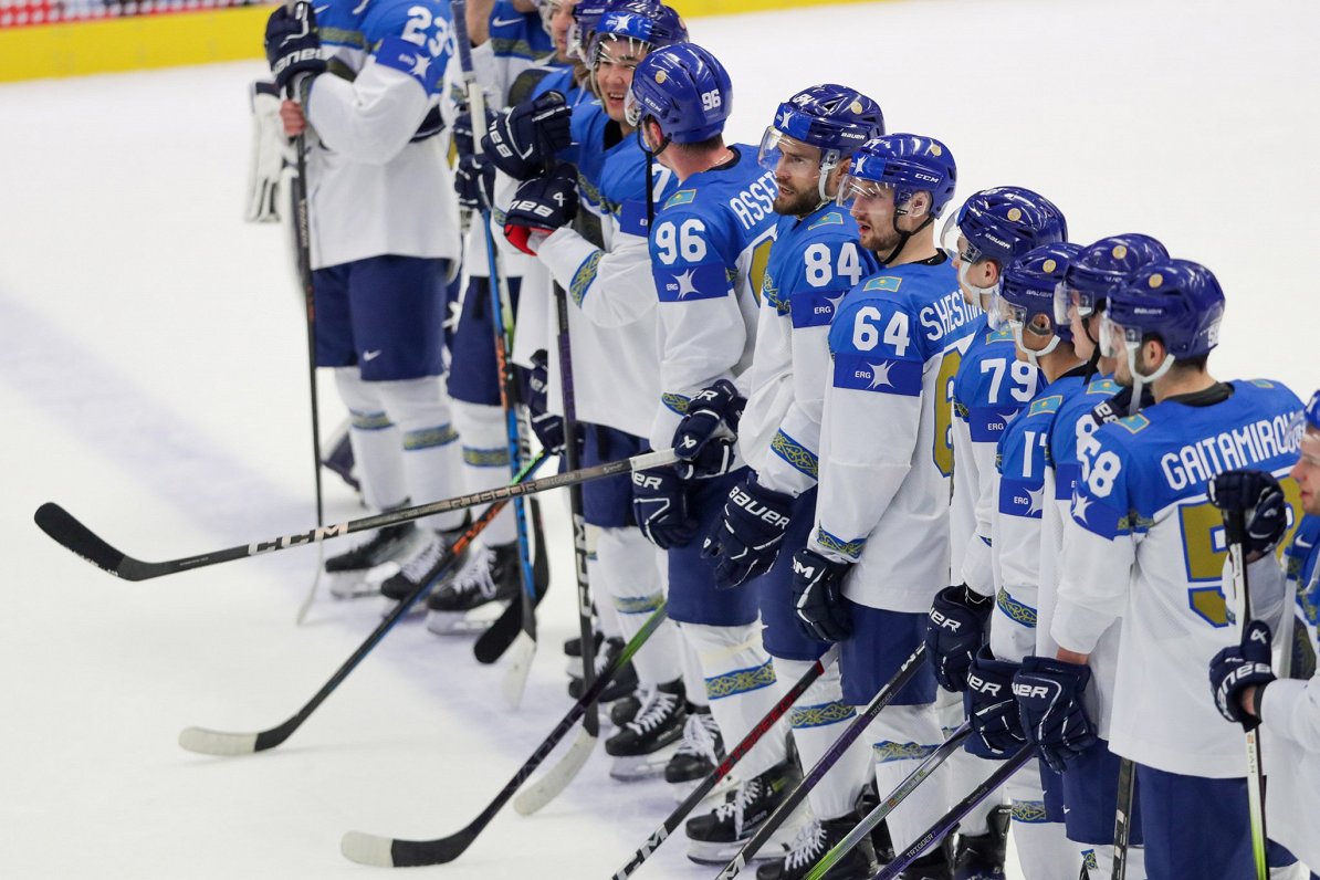 Latvijai cīņa par trešo uzvaru: pretim stājas savam hokejam uzticību atguvusī Kazahstāna