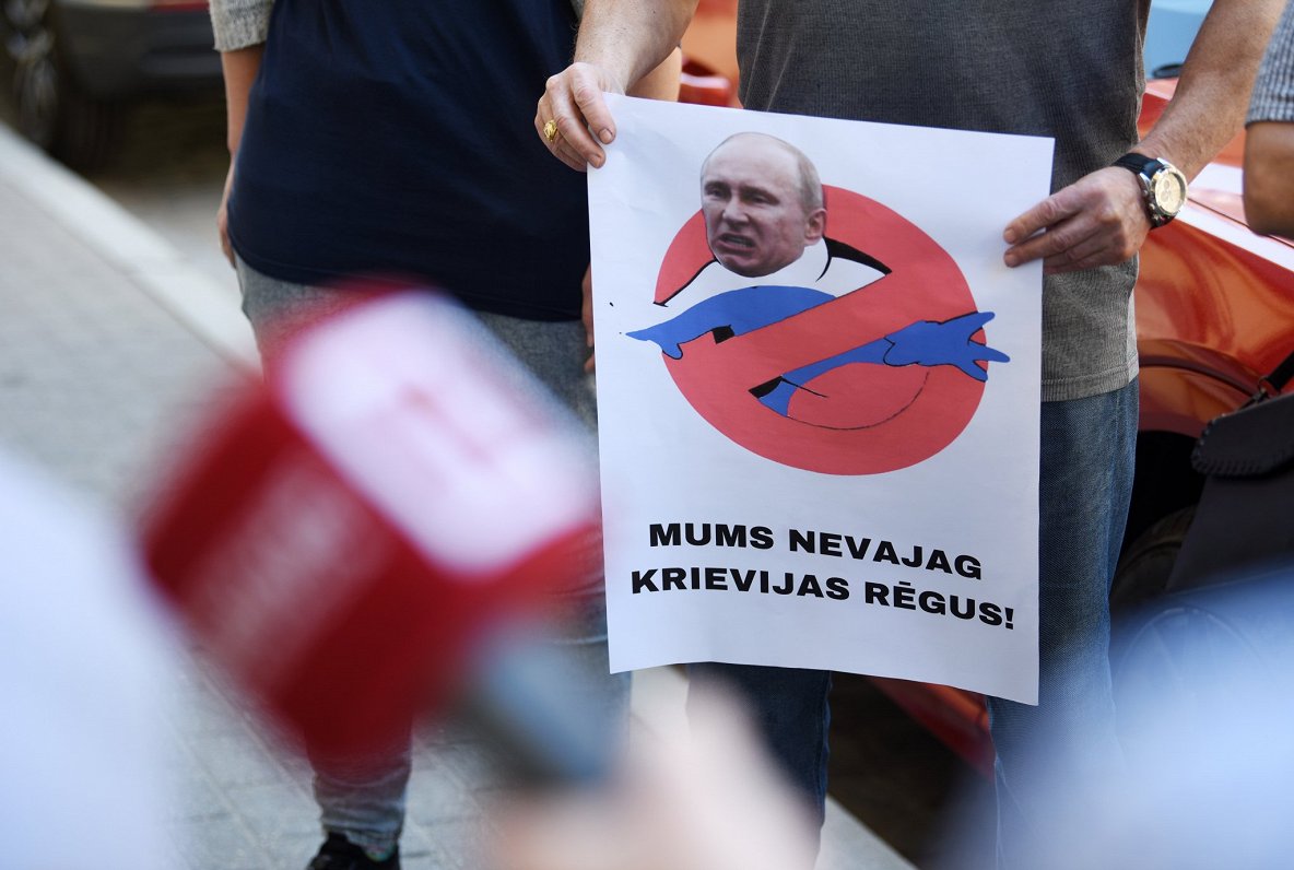 Protests pret krievu valodu sabiedriskajos medijos, 17.05.2024