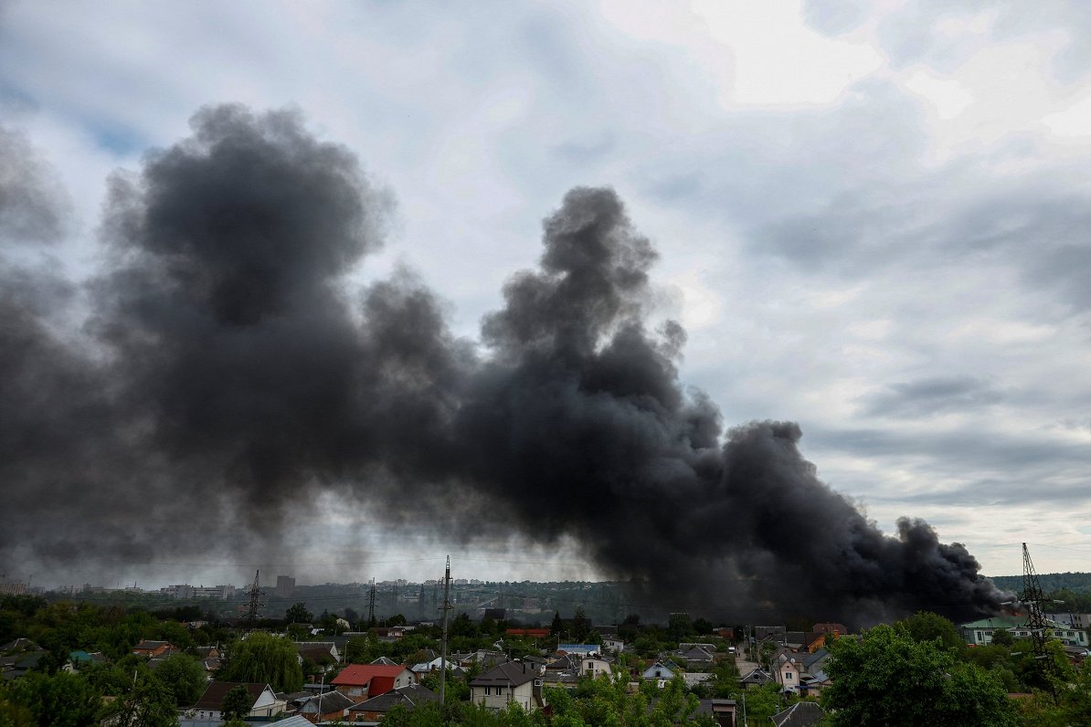 Дым над Харьковом после удара. 17.05.2024