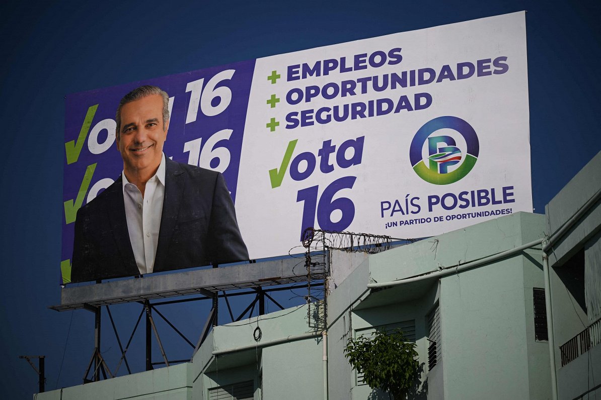 Luisa Abinadera priekšvēlēšanu plakāts galvaspilsētā Santodomingo 2024. gada 17. maijā.