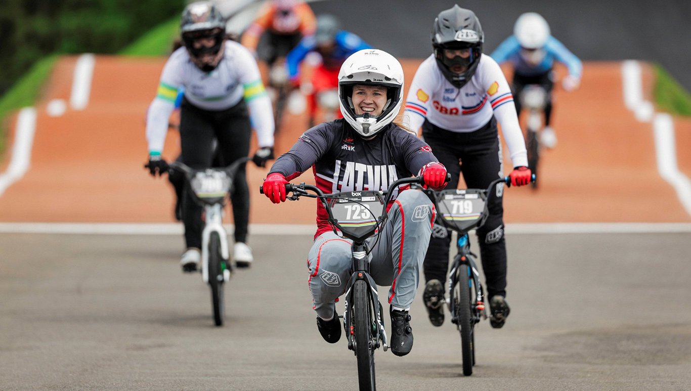 BMX riteņbraucēja Stūriška kļūst par U-23 pasaules čempioni