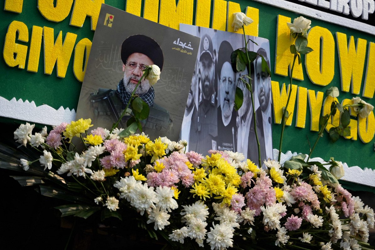 Helikoptera avārijā bojā gājušā Irānas prezidenta Ibrahima Raisi portrets