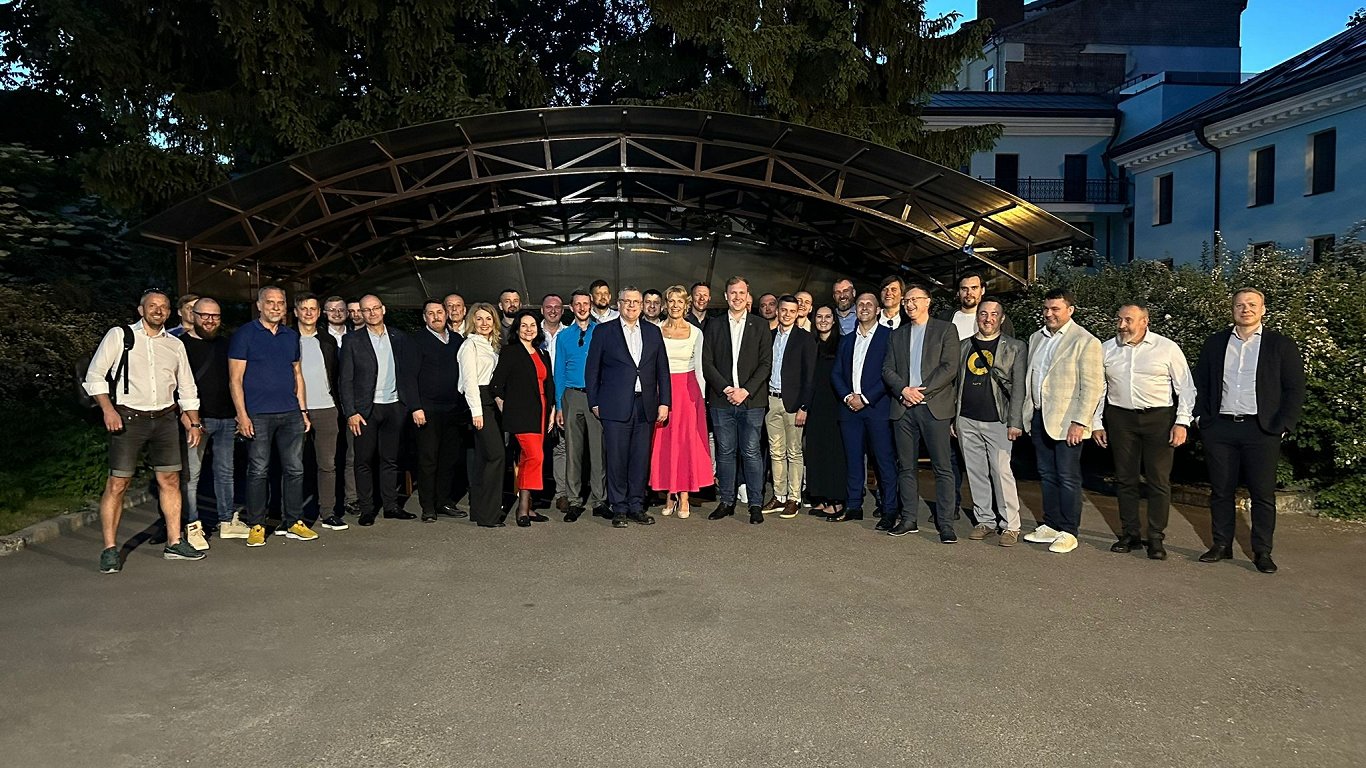 Latvijas uzņēmēju delegācija viesojas Kijivā