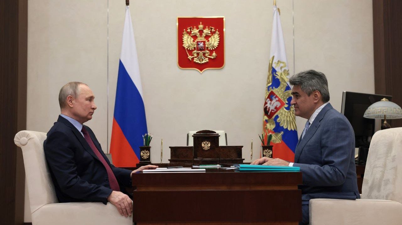 Krievijas diktators Vladimirs Putins un Krievijas Valsts domes deputāts Aleksejs Nečajevs
