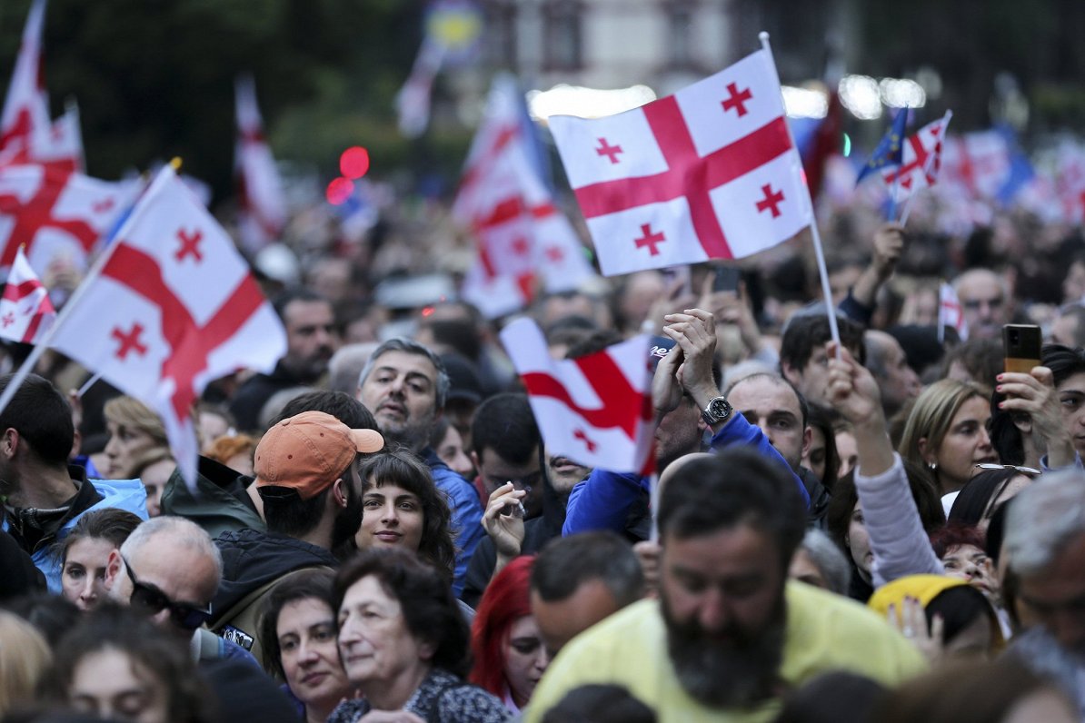 Protestētāji Gruzijā iestājas pret &quot;Ārvalstu aģentu&quot; likumu.