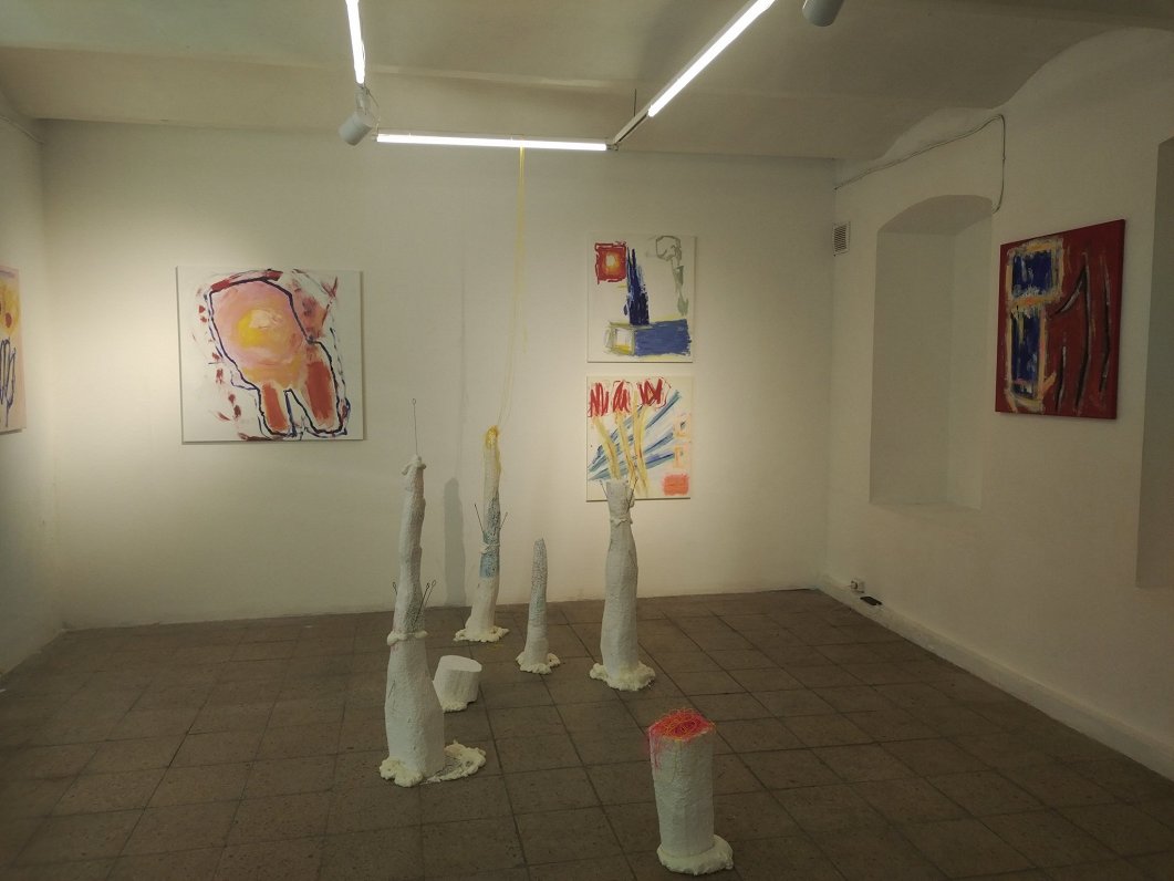 Персональная выставка Джеймса Кэнти «Весна дураков» в Риге