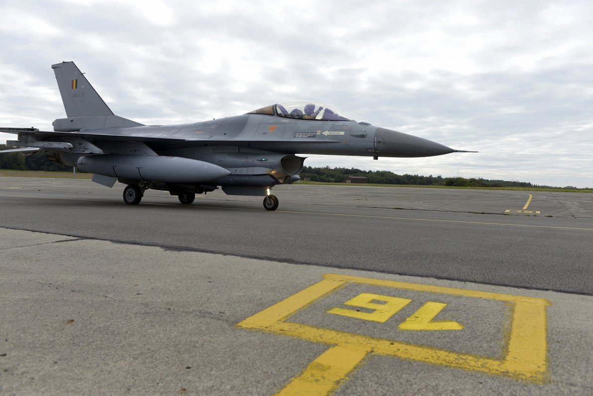 Бельгийский истребитель F-16. 2014 год