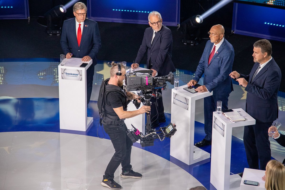 VIDEO: Politiķi atbild 9 gadus vecai skolniecei, vai reklāmās saka taisnību