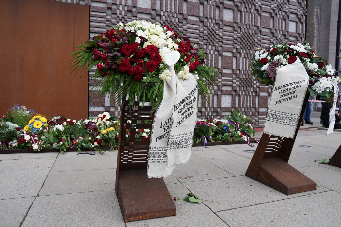 Komunistiskā genocīda upuru piemiņas dienas ziedu nolikšanas ceremonija.