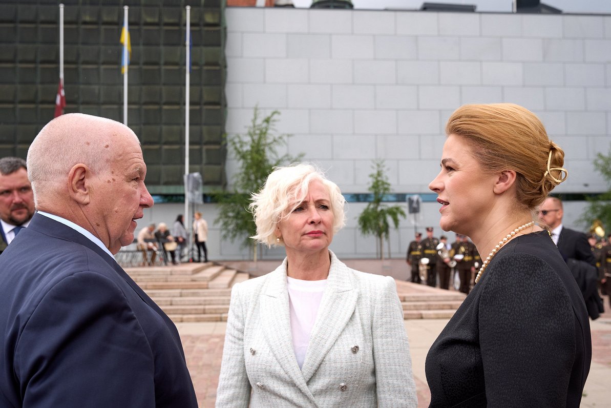 Komunistiskā genocīda upuru piemiņas dienas ziedu nolikšanas ceremonija.