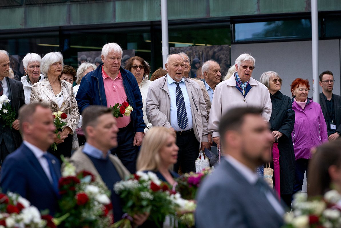 Komunistiskā genocīda upuru piemiņas dienas ziedu nolikšanas ceremonija.