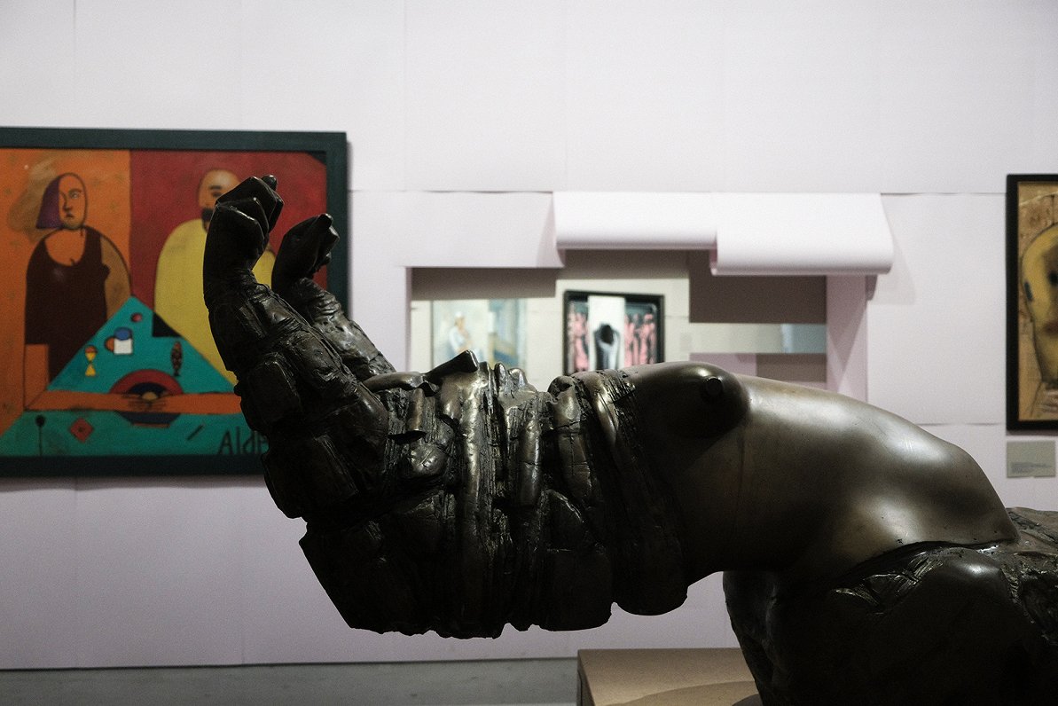 Petra Mazūras bronzas skulptūra &quot;Pēcnācēji&quot;